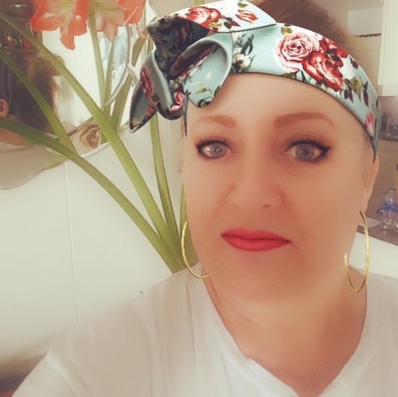 Meet your Posher, Angela - Picture 1 of 1